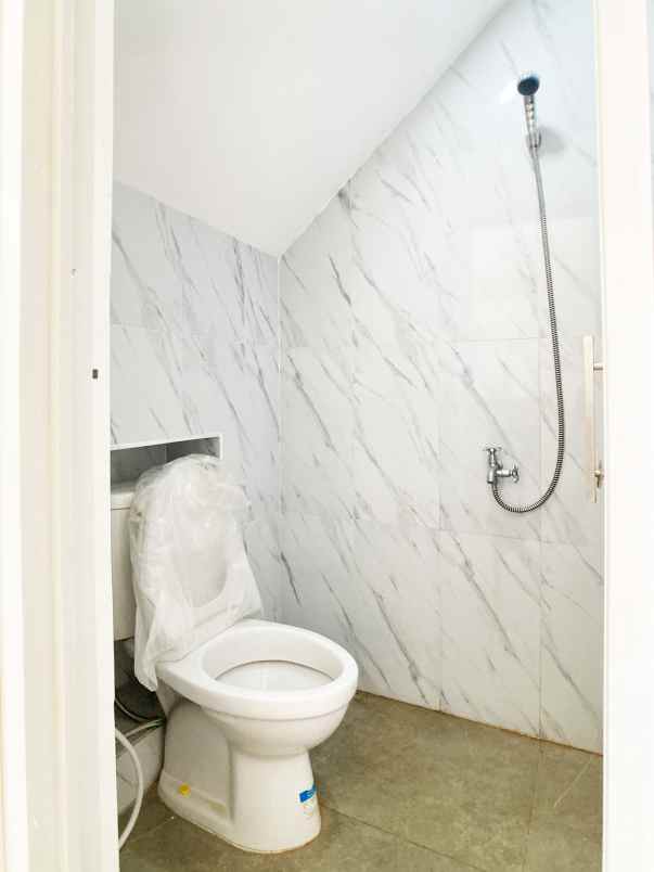 dijual rumah jl raya narogong limus