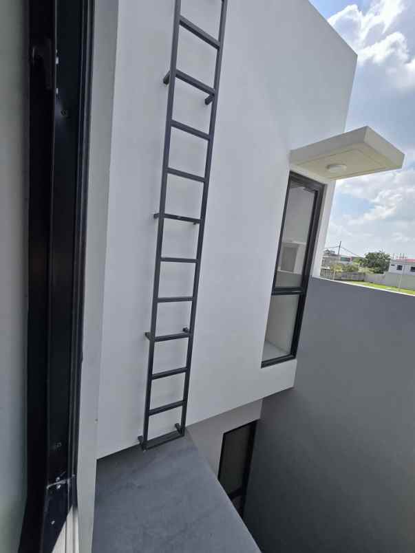 dijual rumah jl raya tambak medokan ayu