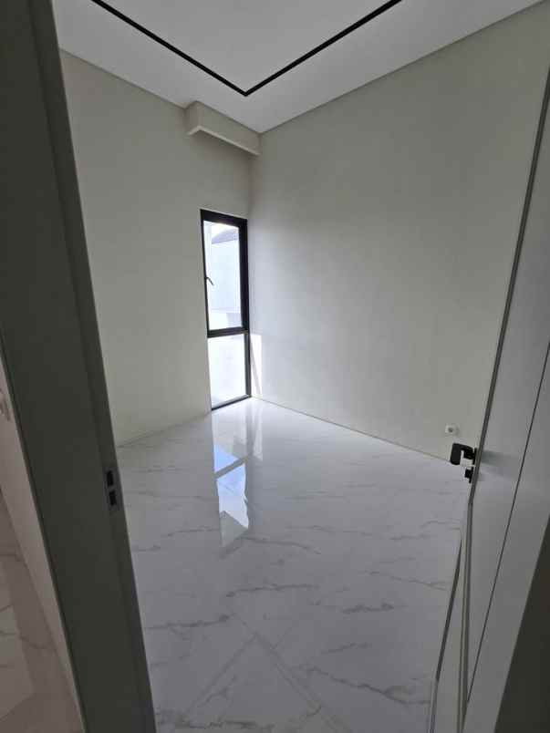 dijual rumah jl raya tambak medokan ayu