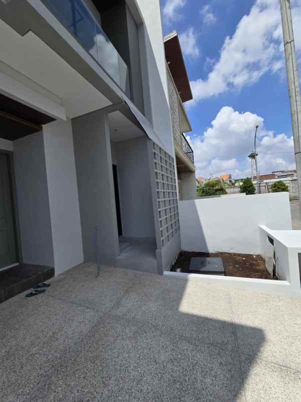 dijual rumah jl raya tambak medokan ayu