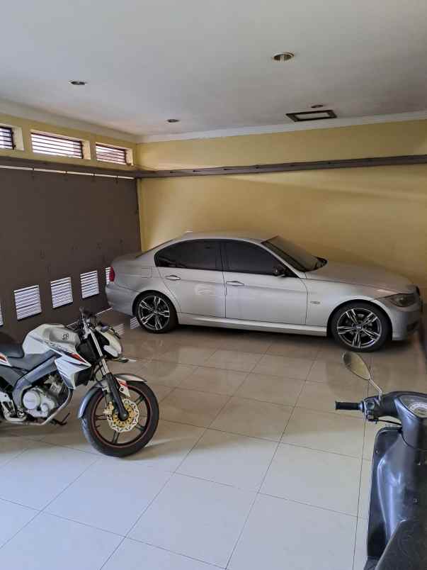 dijual rumah jl setiabudi