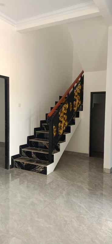 dijual rumah jl setu bantar jati