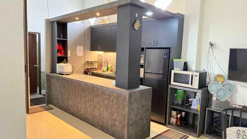 dijual rumah jl simpang gatot subroto