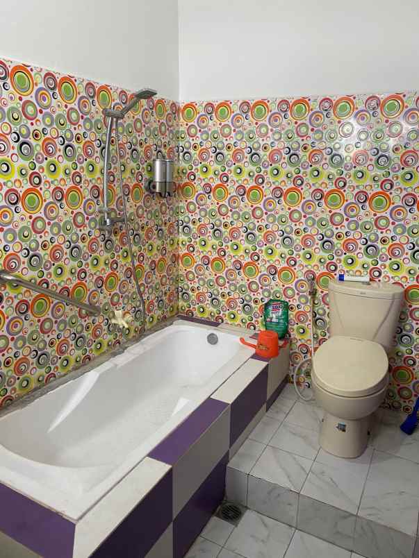 dijual rumah jl simpang gatot subroto