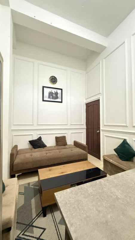 dijual rumah jl simpang gatot subroto