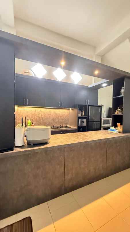 dijual rumah jl simpang gatot subroto