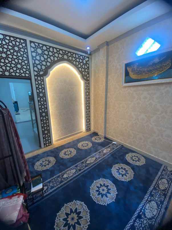 dijual rumah jl simpang gatot subroto