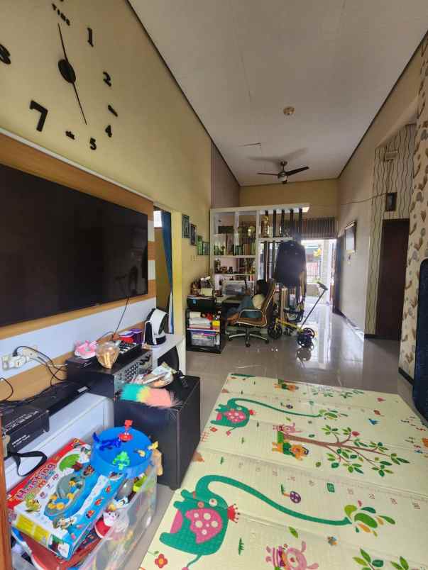 dijual rumah jl sultan agung kalibiru