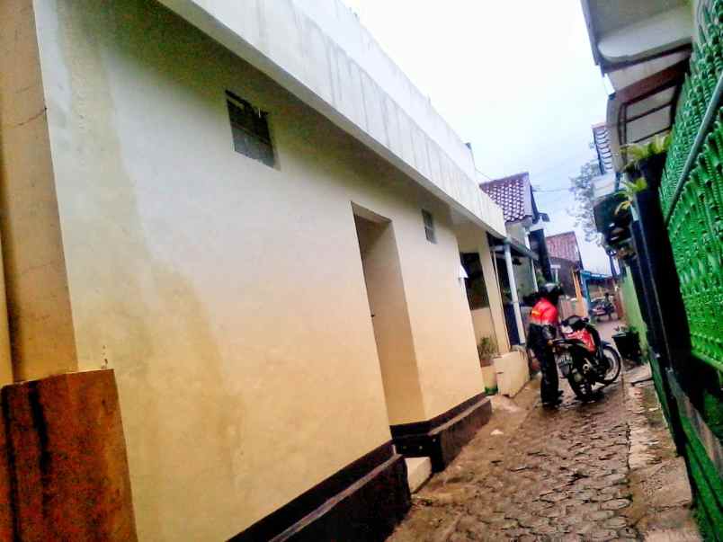 dijual rumah jl terusan