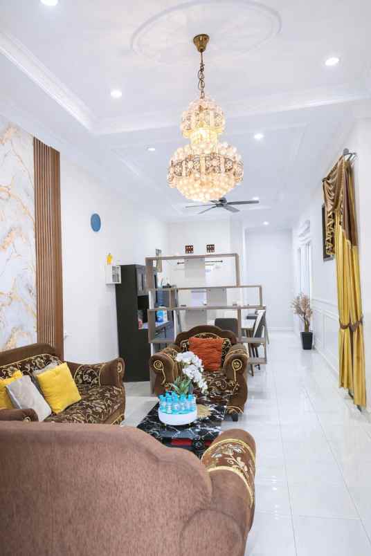 dijual rumah jl terusan mabes hankam