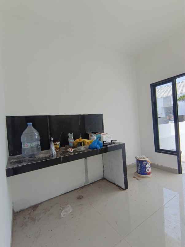 dijual rumah jl untung suropati