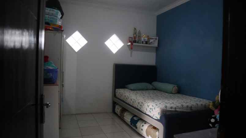 dijual rumah jl yos sudarso karanglewas