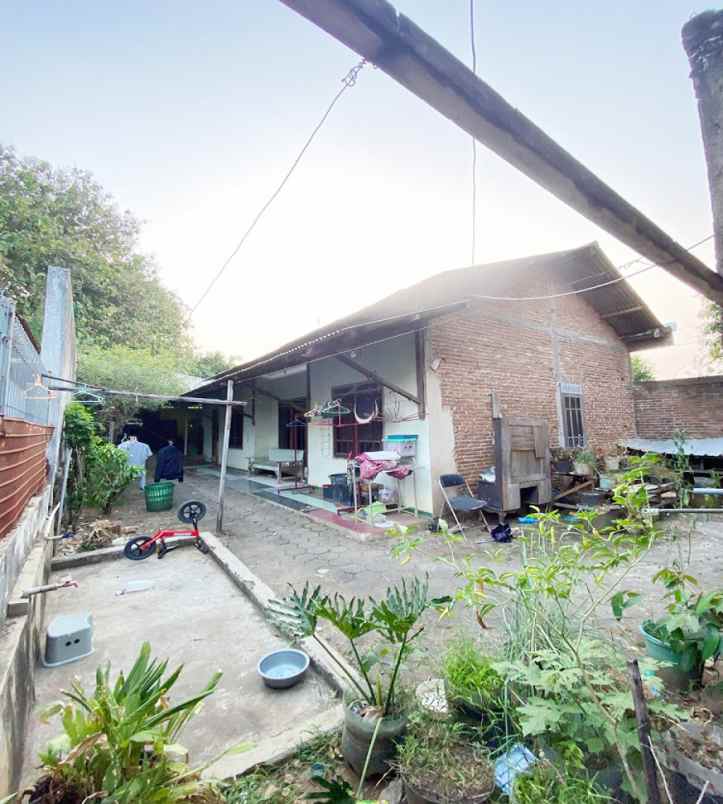 dijual rumah kampunganyar kel waturoyo