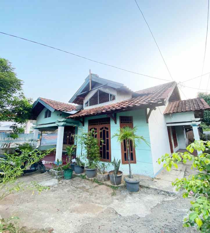 dijual rumah kampunganyar kel waturoyo