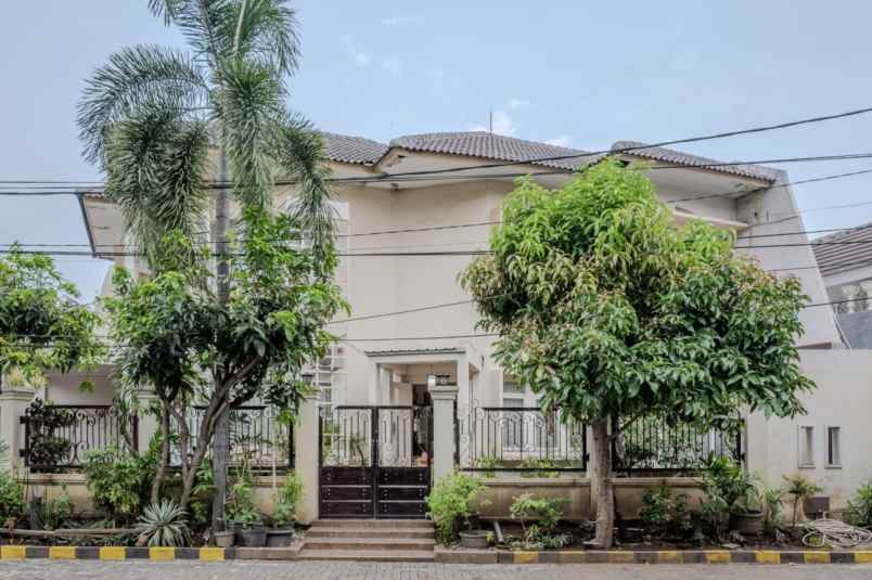 dijual rumah karah indah surabaya