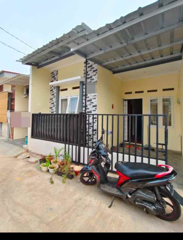 dijual rumah karangtengah