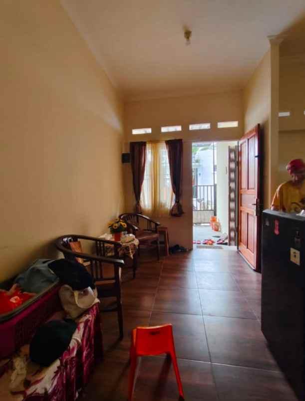 dijual rumah karangtengah