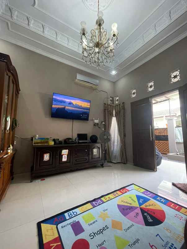 dijual rumah kebagusan