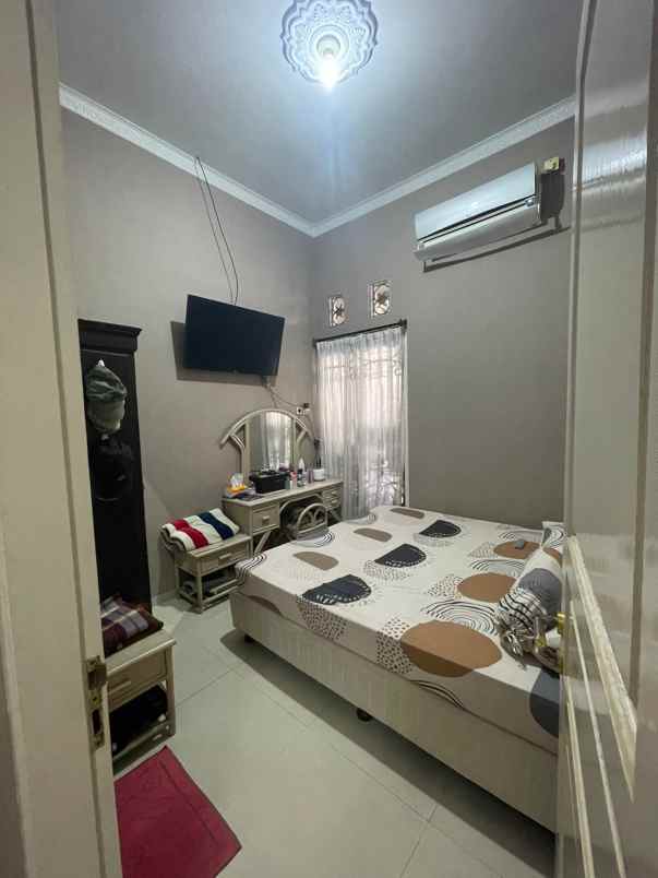 dijual rumah kebagusan