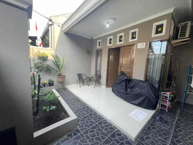 dijual rumah kebagusan