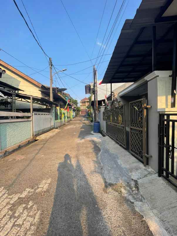 dijual rumah kebagusan