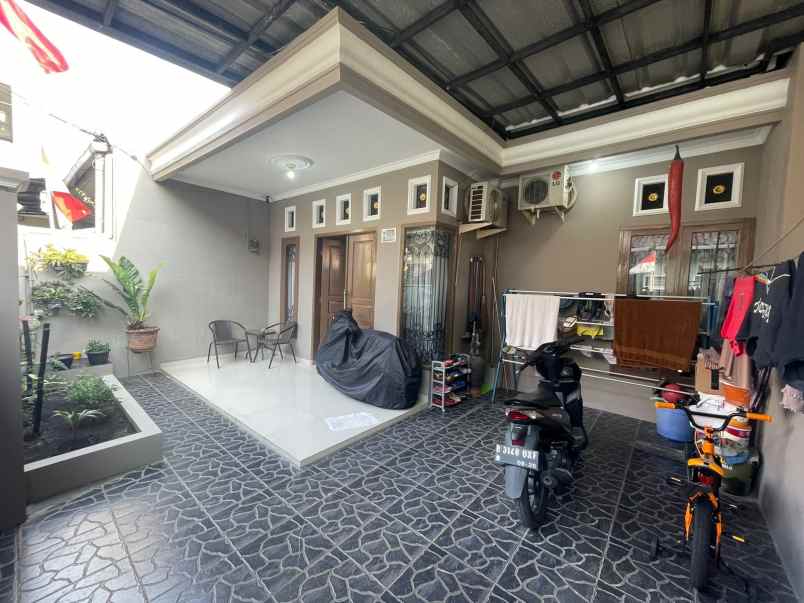dijual rumah kebagusan