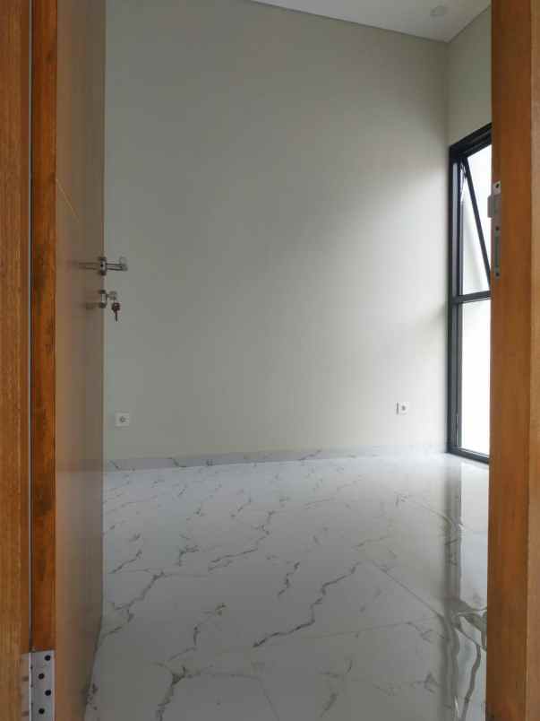 dijual rumah kedaung