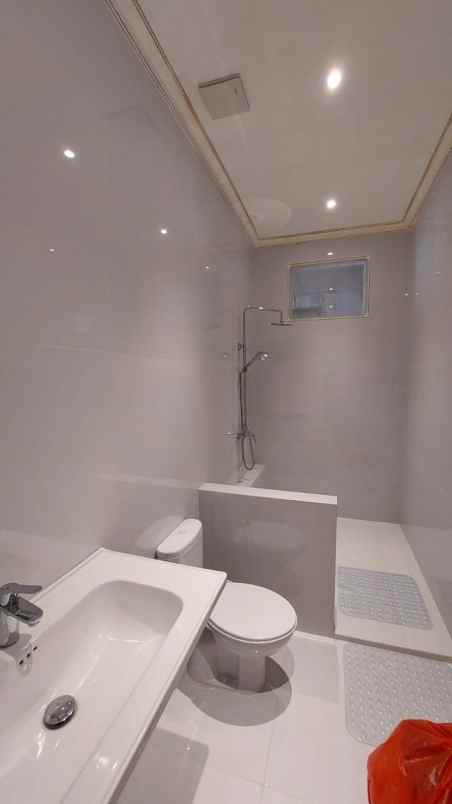 dijual rumah kertajaya indah