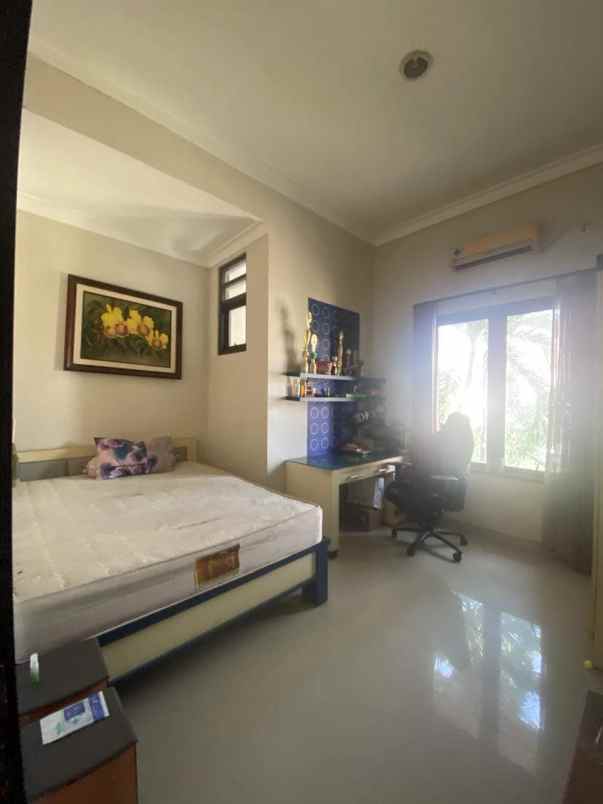 dijual rumah ketintang