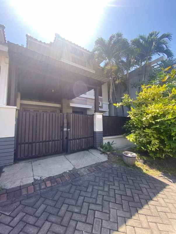 dijual rumah ketintang
