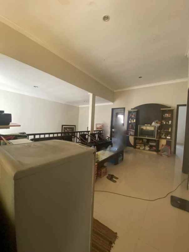 dijual rumah ketintang