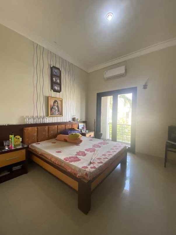 dijual rumah ketintang