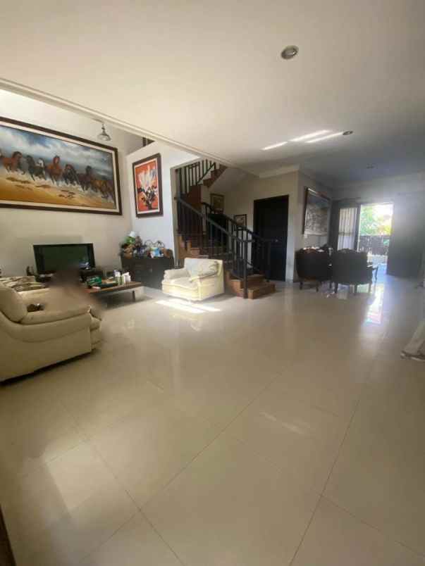 dijual rumah ketintang