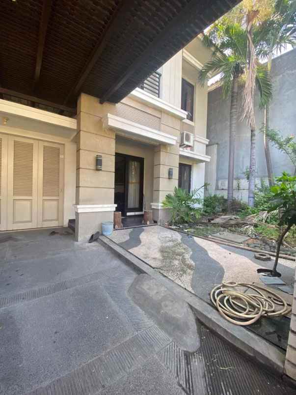 dijual rumah ketintang