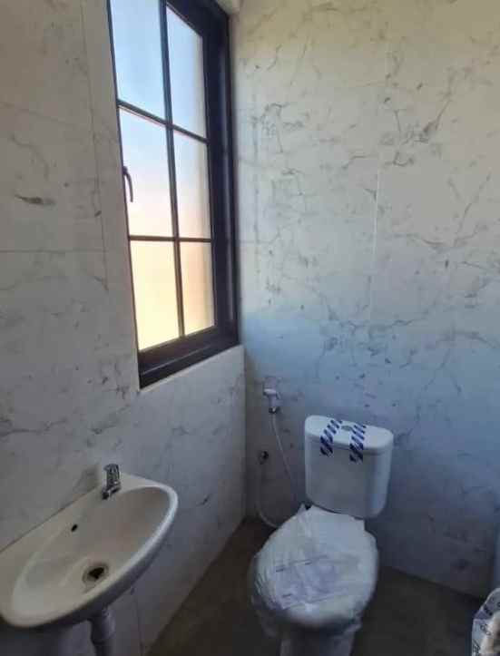 dijual rumah ketintang