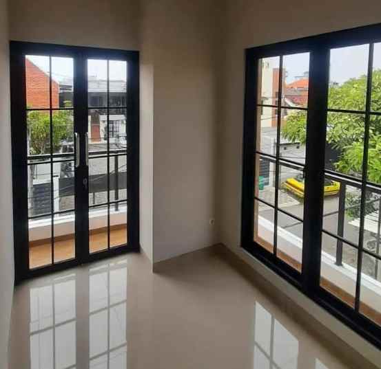 dijual rumah ketintang