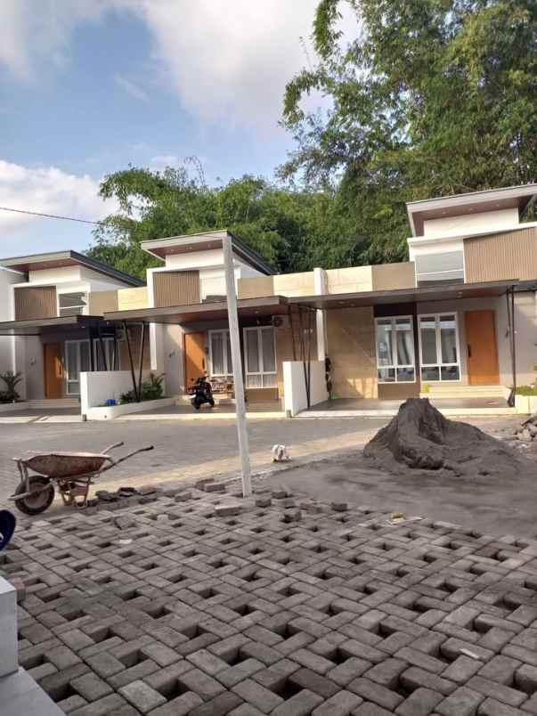 dijual rumah klidon wonosalam ngaglik