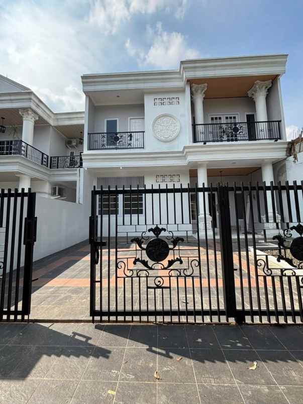 dijual rumah komplek cinere megapolitan