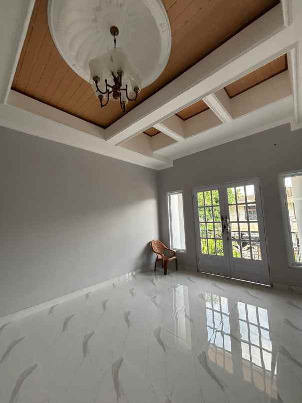 dijual rumah komplek cinere megapolitan