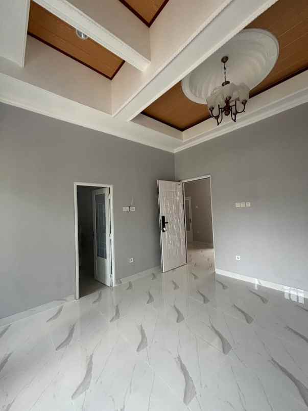 dijual rumah komplek cinere megapolitan