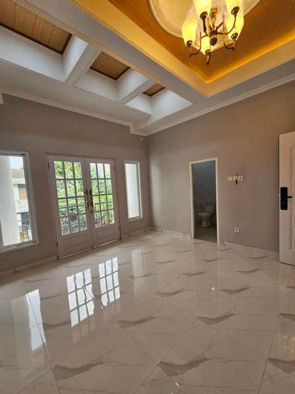 dijual rumah komplek cinere megapolitan