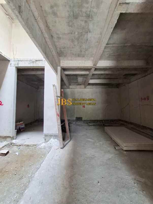 dijual rumah komplek citraland gama