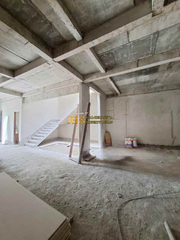 dijual rumah komplek citraland gama