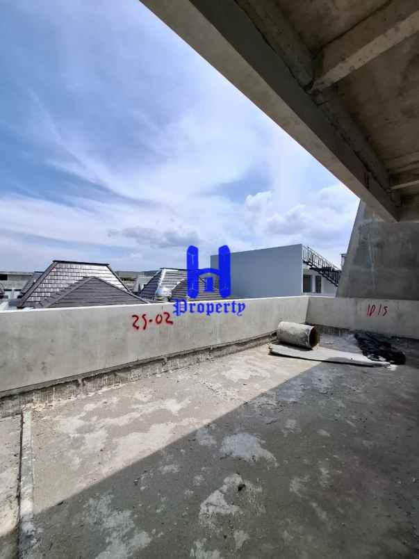 dijual rumah komplek citraland gama