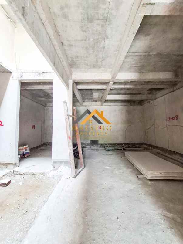 dijual rumah komplek citraland gama