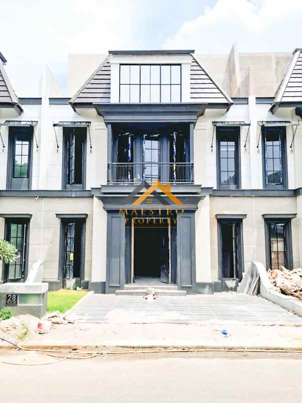 dijual rumah komplek citraland gama