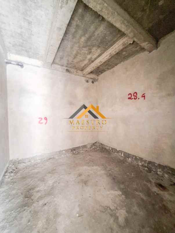 dijual rumah komplek citraland gama