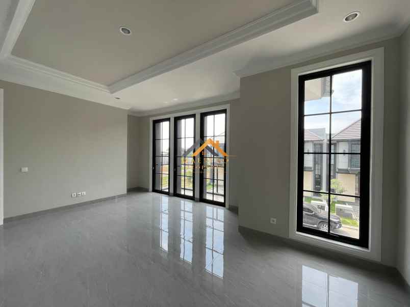 dijual rumah komplek citraland gama