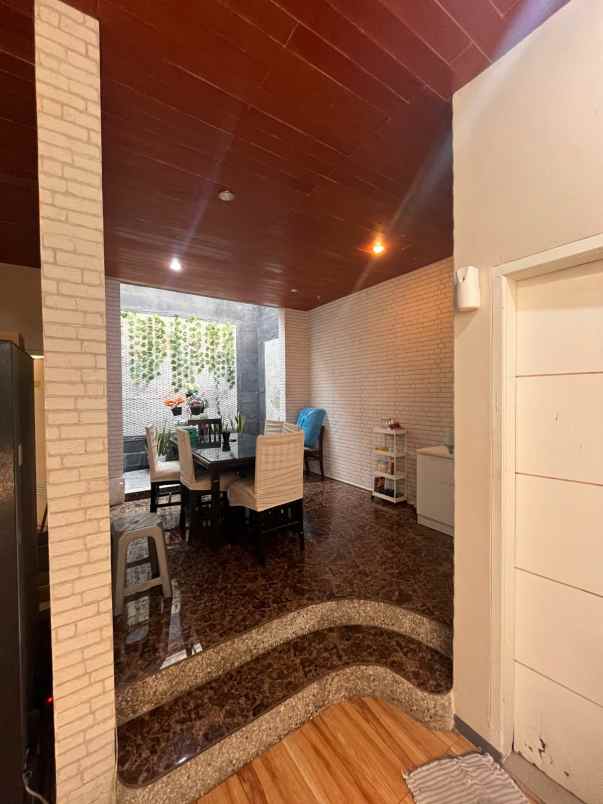 dijual rumah komplek dipalaya ciwaruga