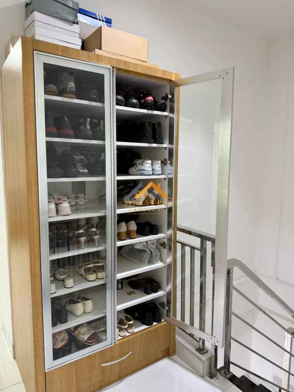 dijual rumah komplek evergreen jl amal